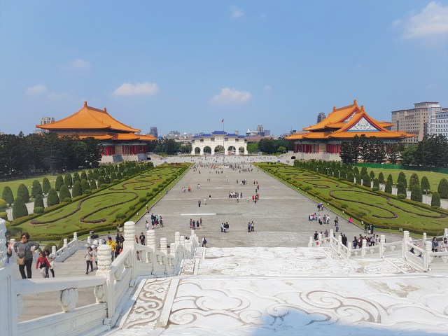 chiang kai shek memorial hall